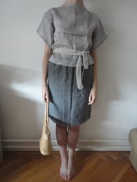 Image 4 of vegan silk (ramie) TOP // short sleeve, boat neck