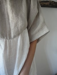 Image 4 of linen gauze DRESS // with short sleeves