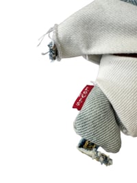 Image 3 of Labubu en denim Levi's 