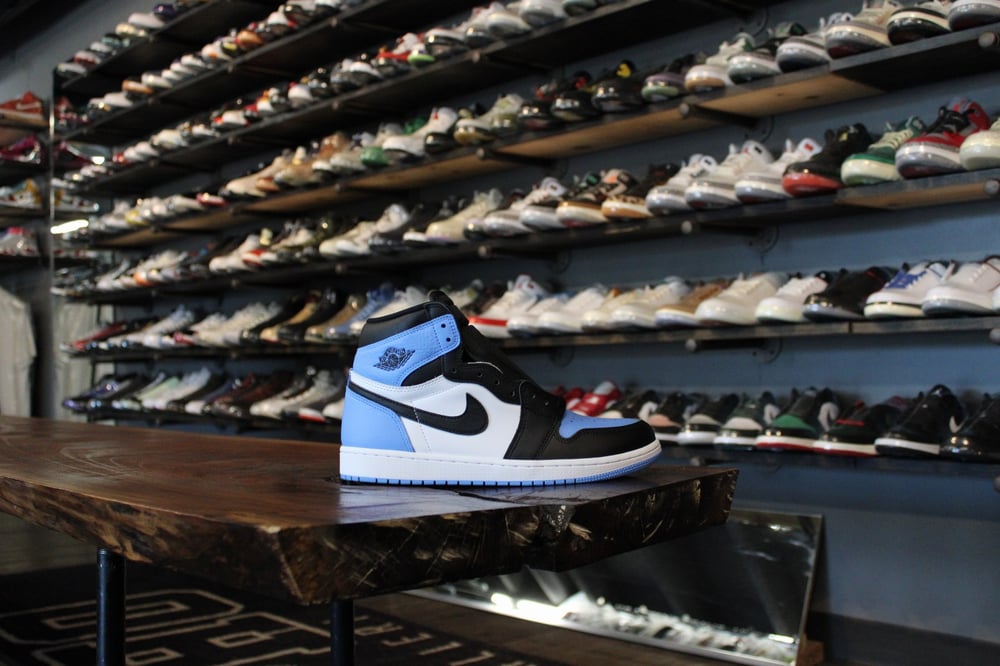 Air Jordan I (1) High OG "UNC Toe"