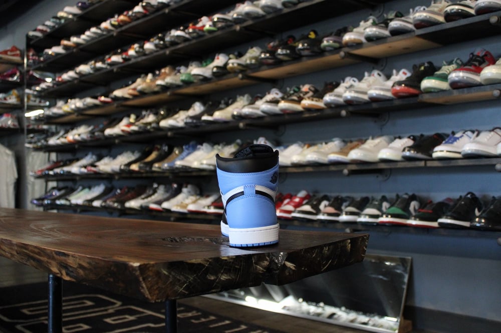 Air Jordan I (1) High OG "UNC Toe"