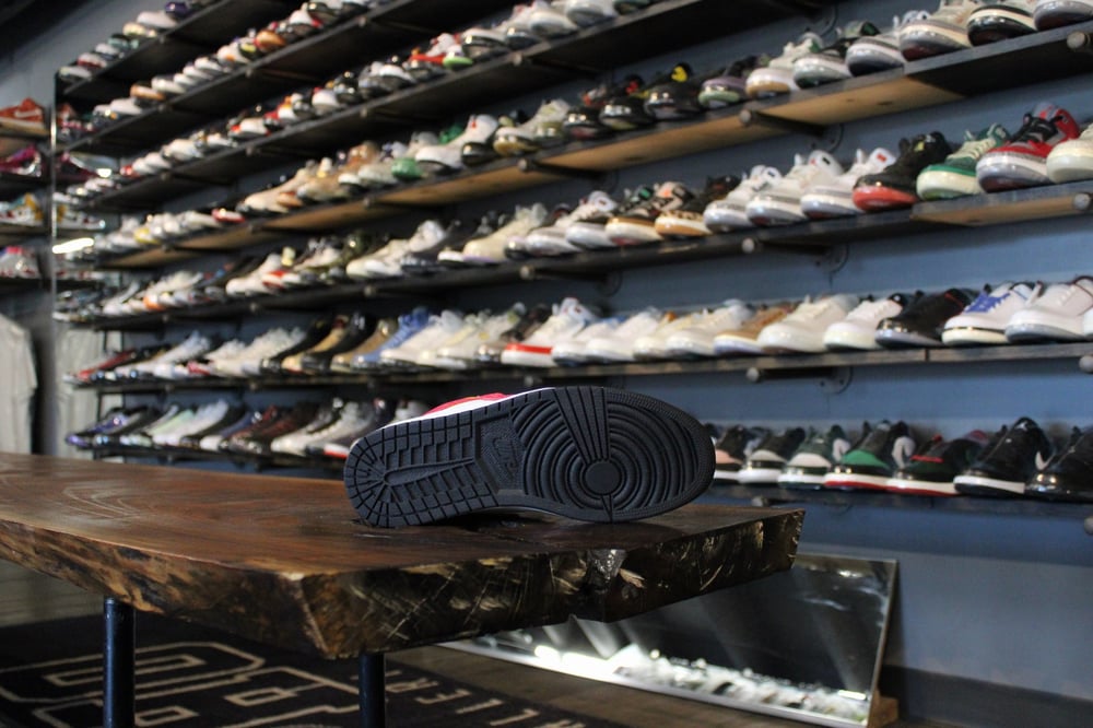 Air Jordan I (1) High OG "FUSION RED"