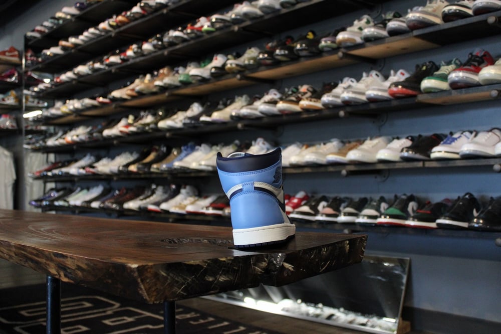 Air Jordan I (1) High OG "OBSIDIAN/UNC"