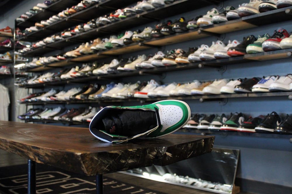 Air Jordan I (1) High OG "LUCKY GREEN" WMNS