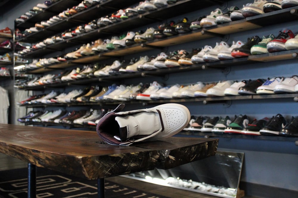 Air Jordan I (1) High OG "MANIERE"