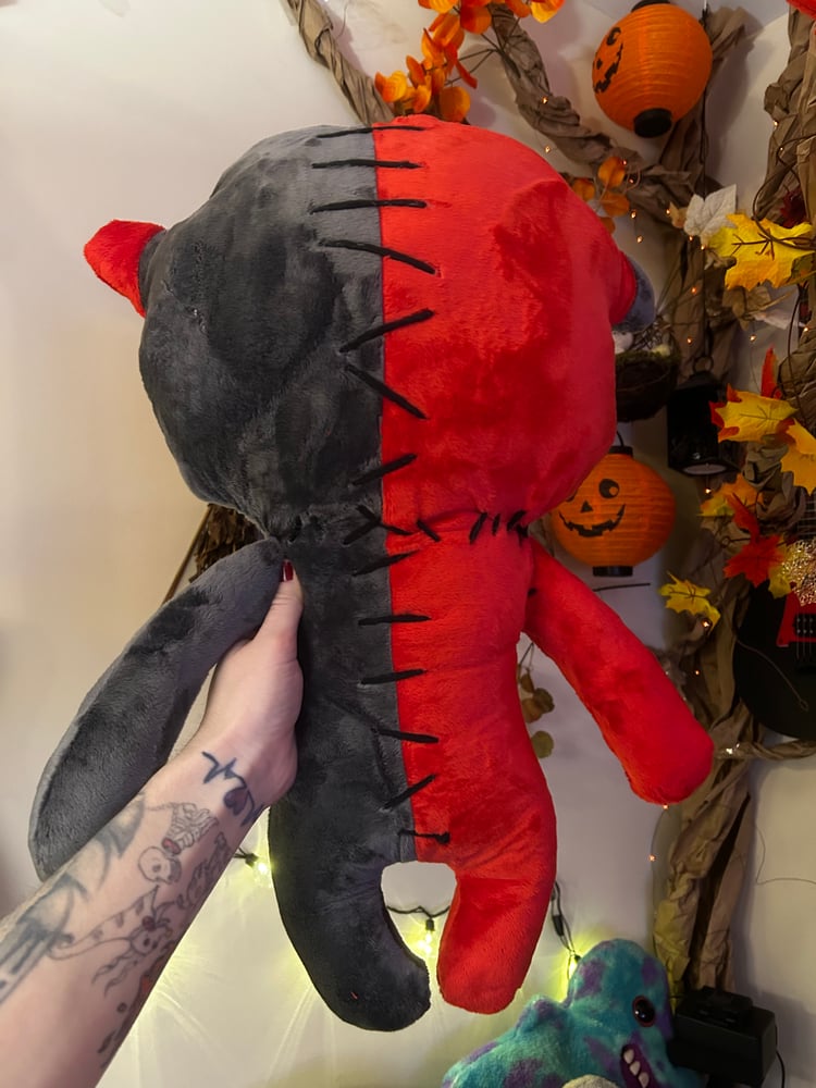 Image of Button Gibbie