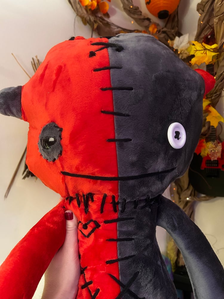 Image of Button Gibbie