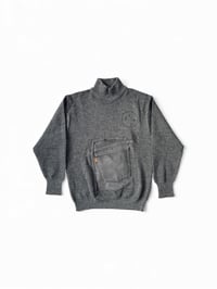 Image 1 of Pull en laine poche en denim Levi's avec lune en strass