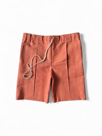Short en denim rose saumon avec pli #2