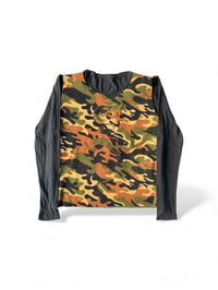 Image 1 of T-shirt polaire camouflage manche longue en coton noir 