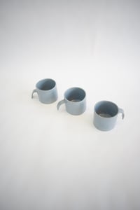 Image 3 of Taza azul clarito