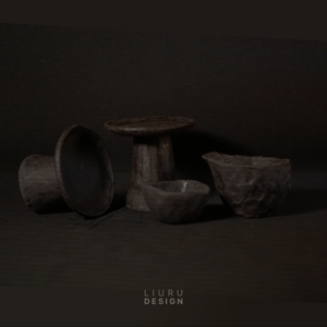 Image of Noircies - Ceramic Pedestal Stand