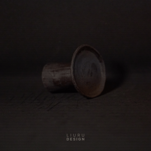 Image of Noircies - Ceramic Pedestal Stand