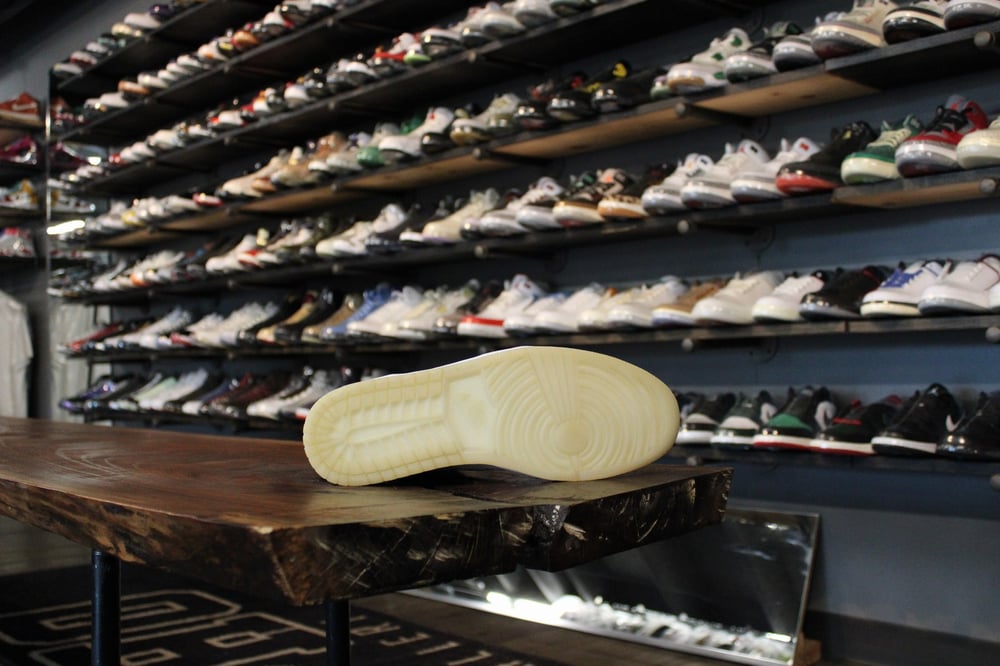 Air Jordan I (1) High "White Metallic Silver"