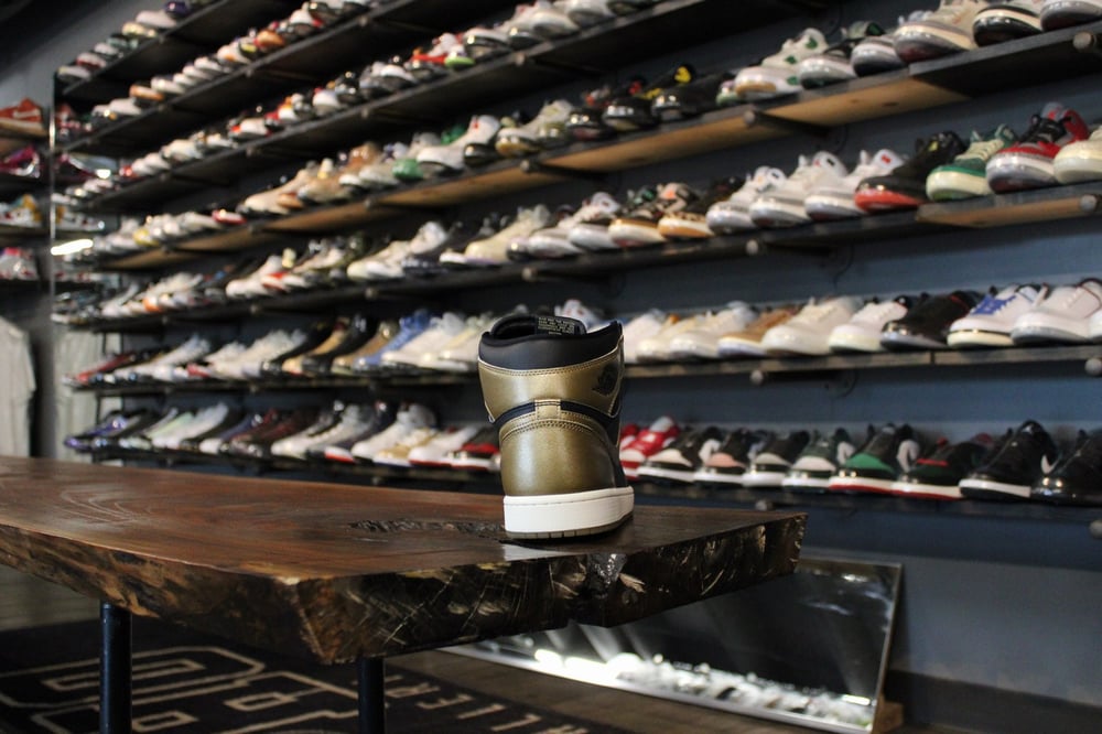 Air Jordan I (1) High OG "Gold Medal"