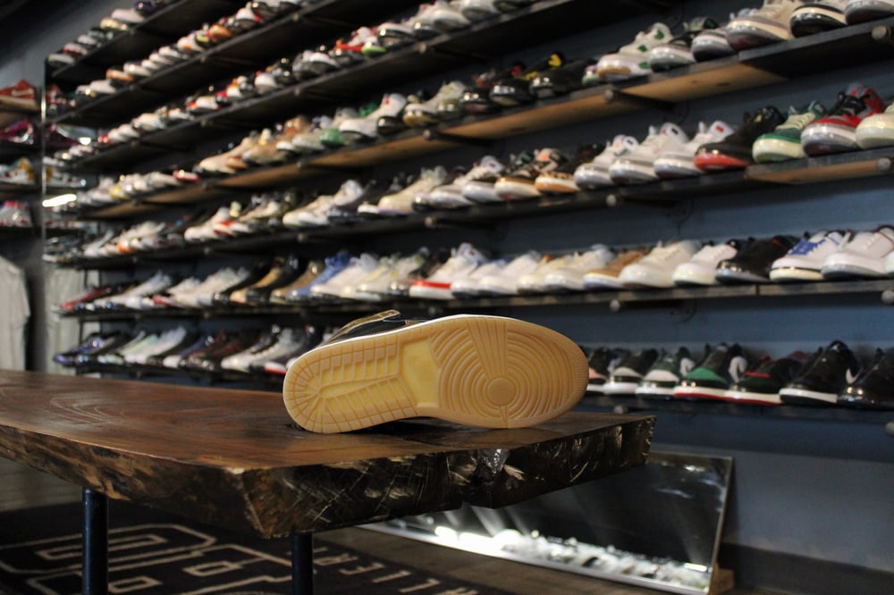 Air Jordan I (1) High OG "Gold Medal"