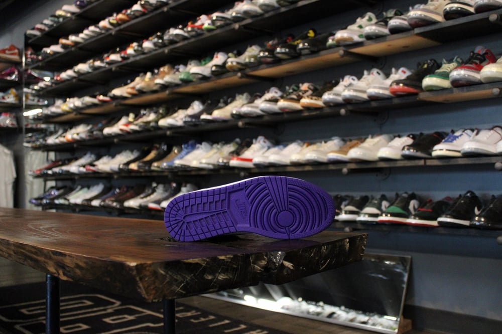 Air Jordan I (1) High "White/Court Purple" WMNS