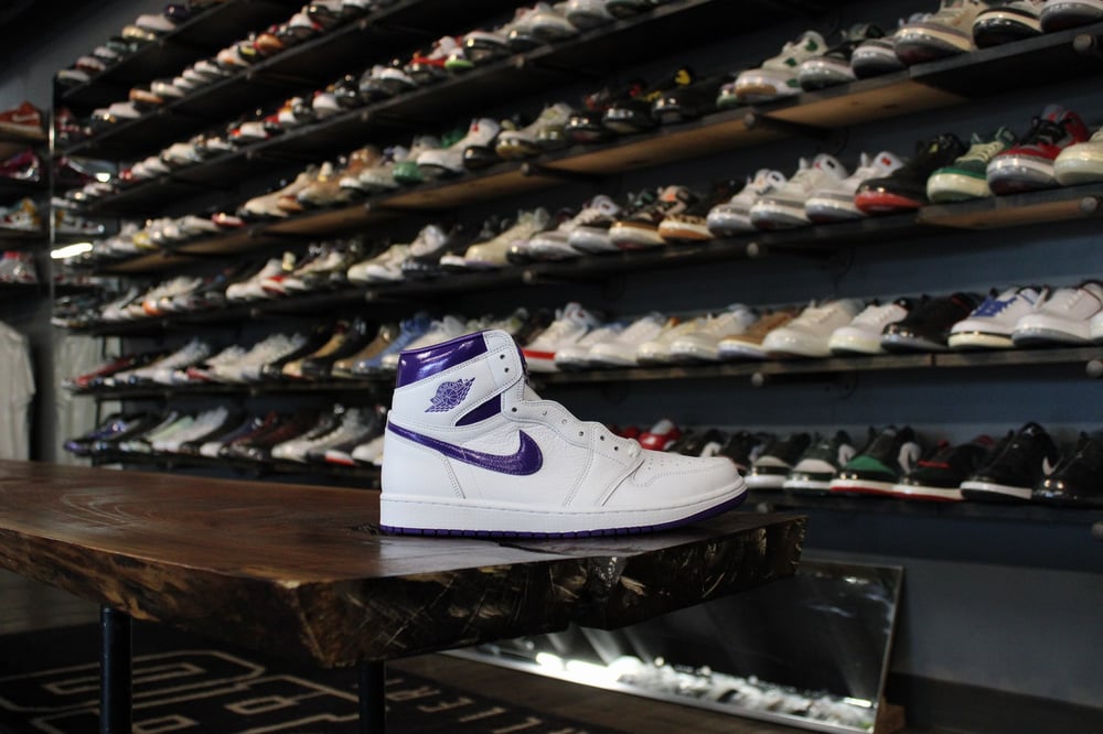 Air Jordan I (1) High "White/Court Purple" WMNS
