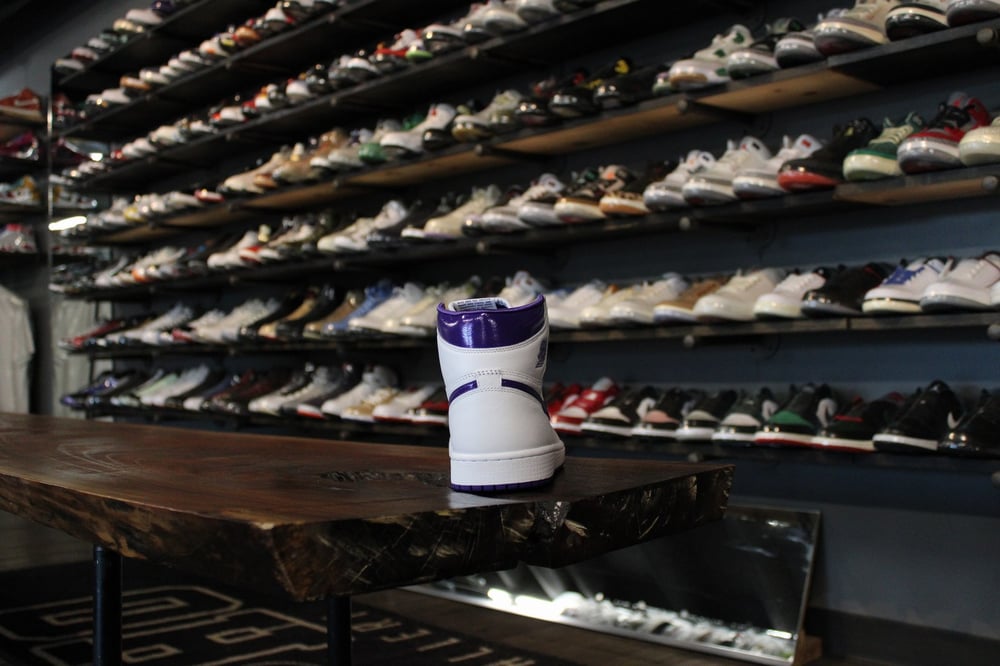 Air Jordan I (1) High "White/Court Purple" WMNS