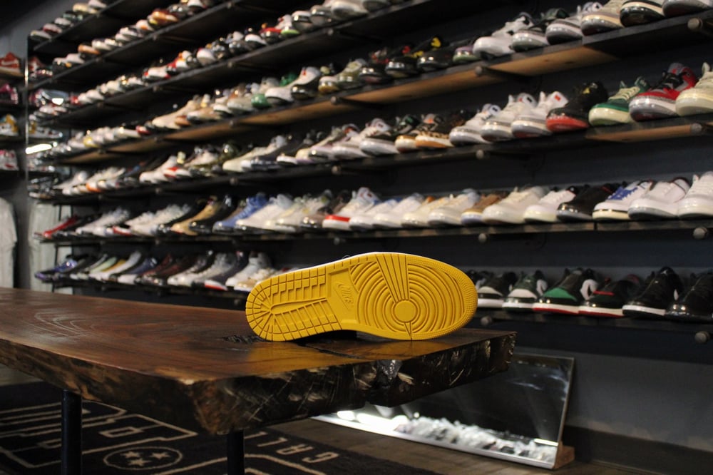 Air Jordan I (1) High OG "Yellow Ochre"