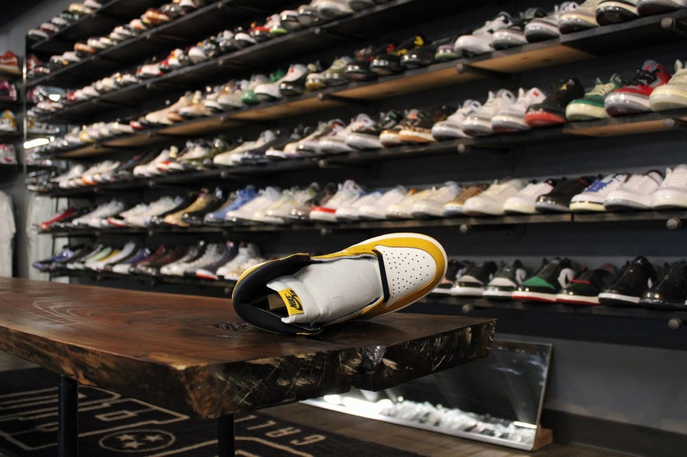 Air Jordan I (1) High OG "Yellow Ochre"