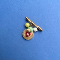 Image 1 of Broche « DAHO »