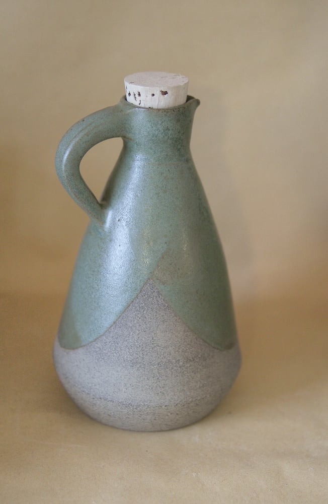 Image of Olive oil bottle - Pouriuri (two sizes)