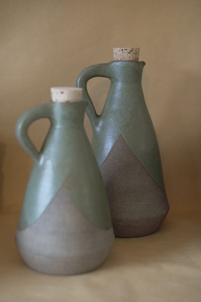 Image of Olive oil bottle - Pouriuri (two sizes)