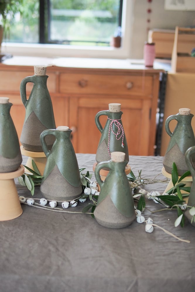 Image of Olive oil bottle - Pouriuri (two sizes)