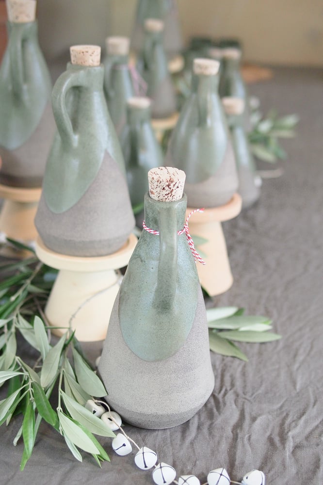 Image of Olive oil bottle - Pouriuri (two sizes)