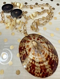 Image 1 of Vintage 1960s Hobe Gold Tone Shell Polished Wood Chain Necklace