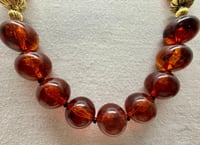 Image 3 of Vintage 1980s Faux Amber Lucite Root Beer Ball Bead &amp; Gold Tone Necklace