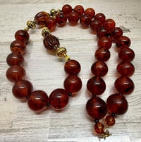 Image 4 of Vintage 1980s Faux Amber Lucite Root Beer Ball Bead &amp; Gold Tone Necklace