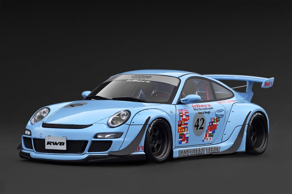 Image of 1/18 RWB Raspberry Beret GT3RS (Nakai-san's own race car)