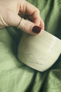 Image 3 of mug // neue wege  (blau)