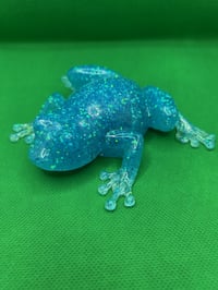Image 3 of Azure Sparkle Hopper Resin Frog
