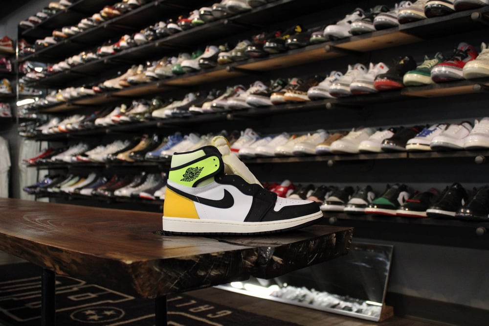 Air Jordan I OG (1) High "Volt/Gold"