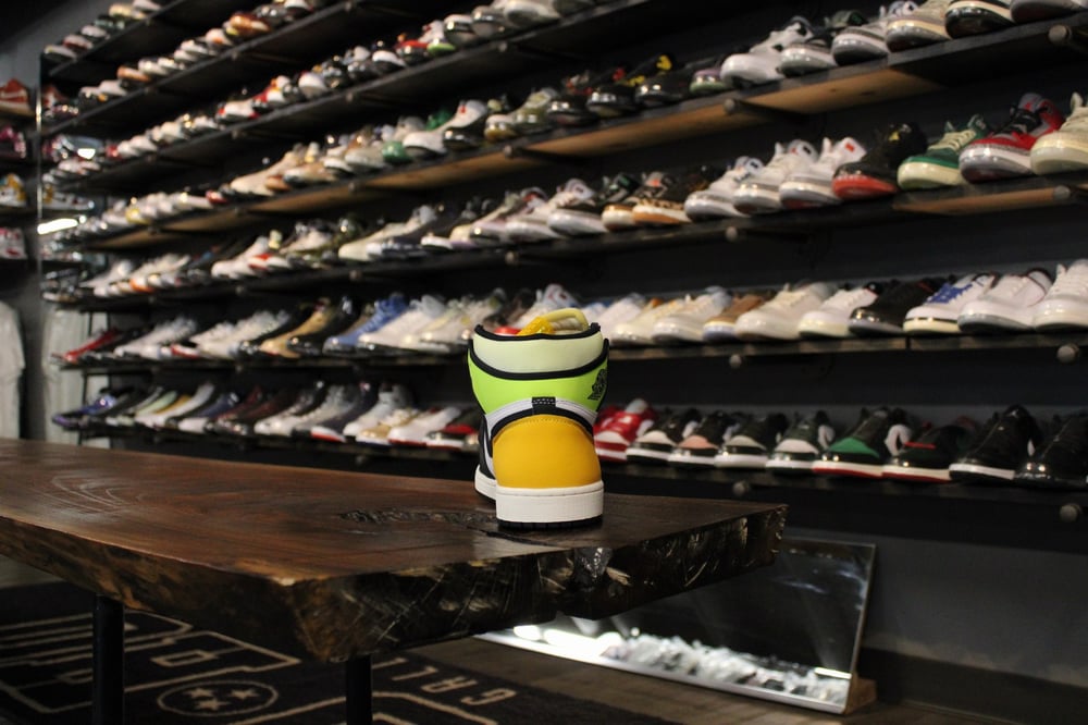 Air Jordan I OG (1) High "Volt/Gold"