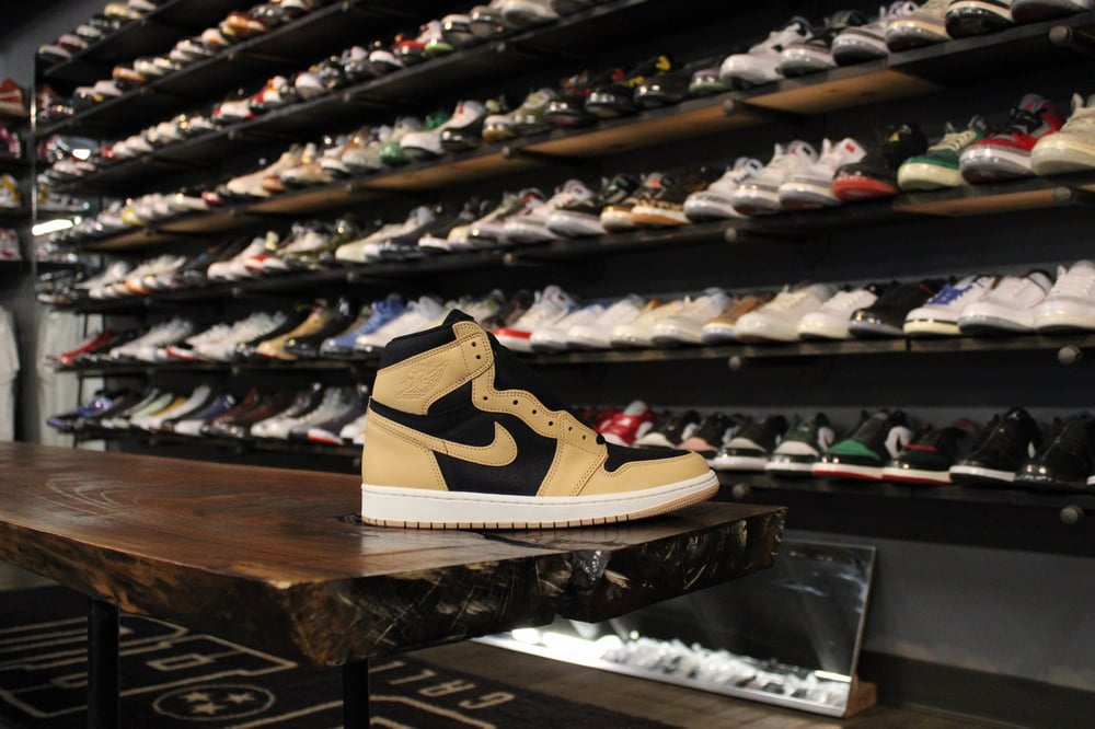 Air Jordan I (1) High "Heirloom"