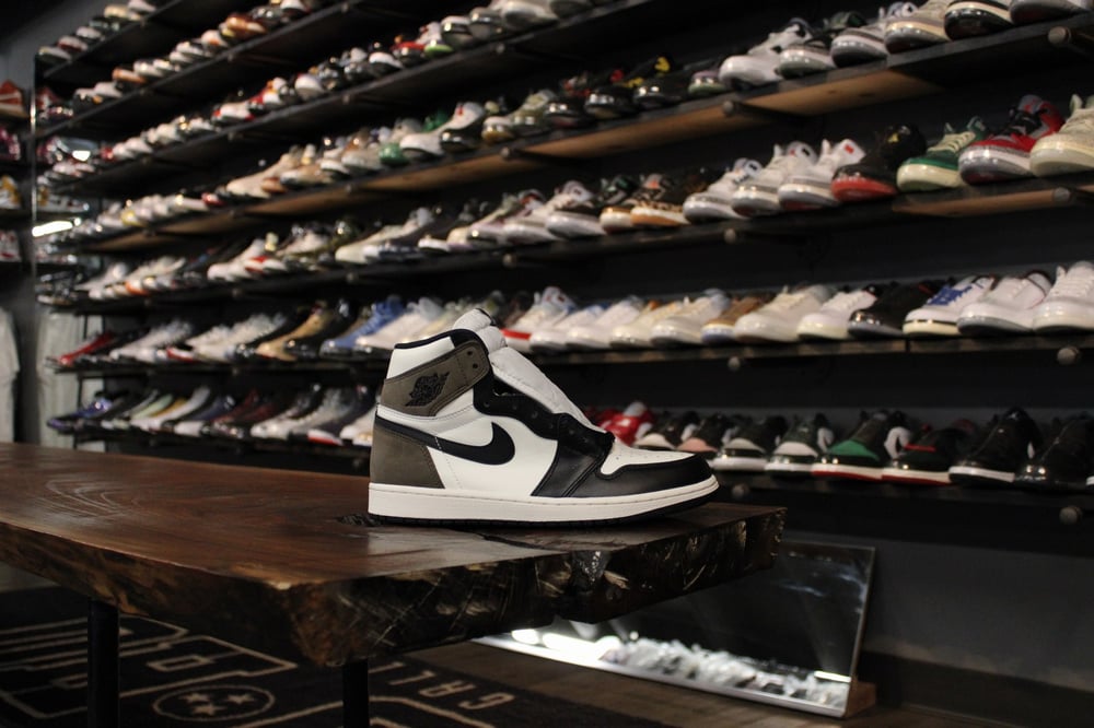 Air Jordan I OG (1) High "Mocha"