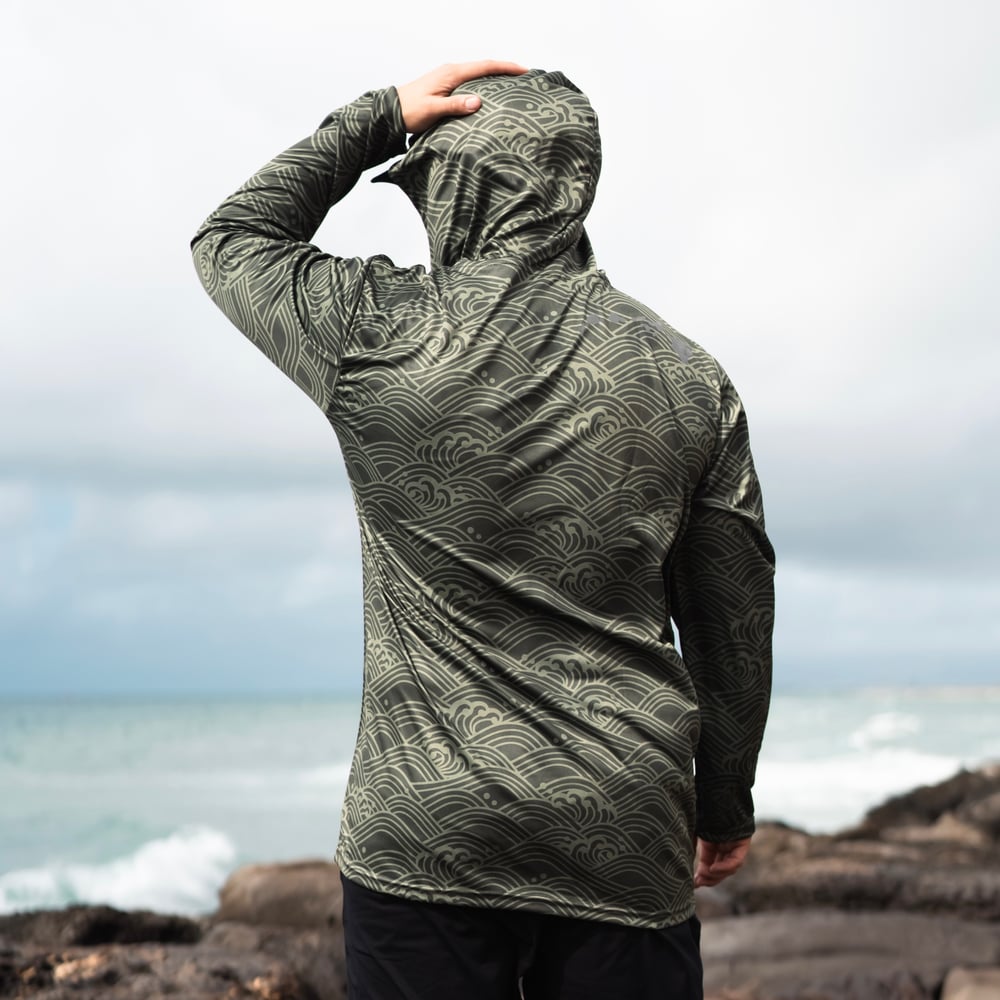 Image of SEGAIHA MENS DRI FIT HOODIE BLU