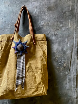 Image of star rosette - no. 05