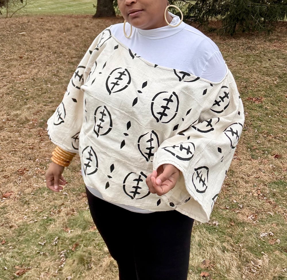 Image of White Gye Nyame Mudcloth off-the-shoulder Crop Top