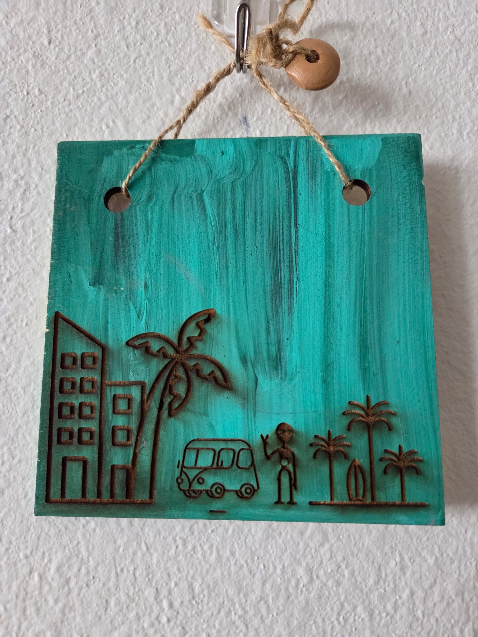 Image of South Beach alien vibing 