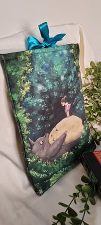 Image 2 of Funda de Libro Totoro