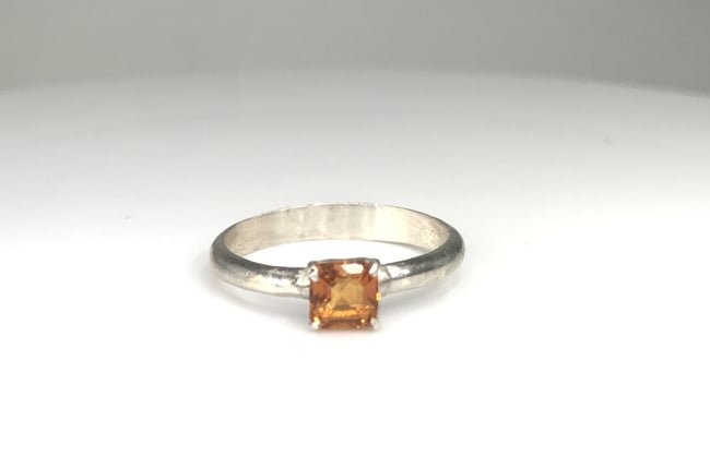 Spessartine ring