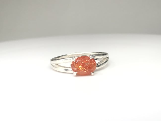Silver ring sunstone