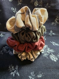 Image 1 of Linen Scrunchy Set in Naturally Suited