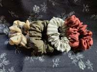 Image 2 of Linen Scrunchy Set in Naturally Suited