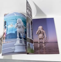 Image 4 of Book: INSTALLING A STATUE